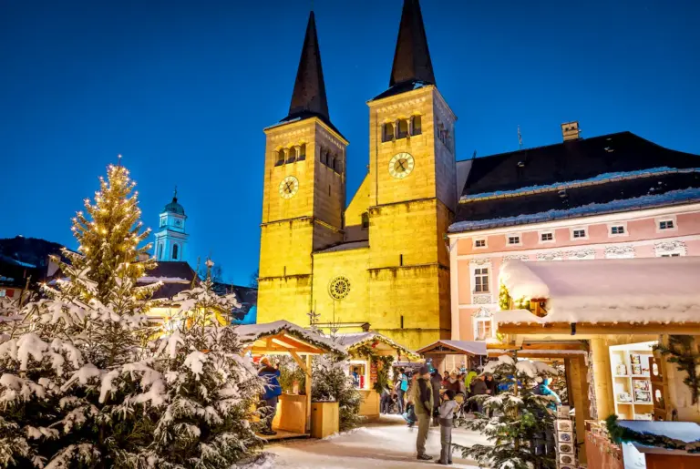 Schlossplatz by Berchtesgadener Advent GmbH