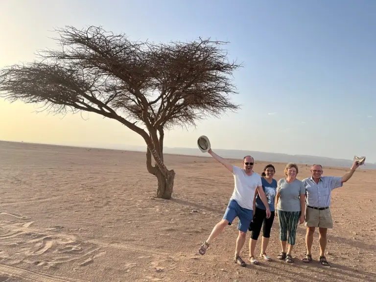 gruppenfoto-in-der-sahara